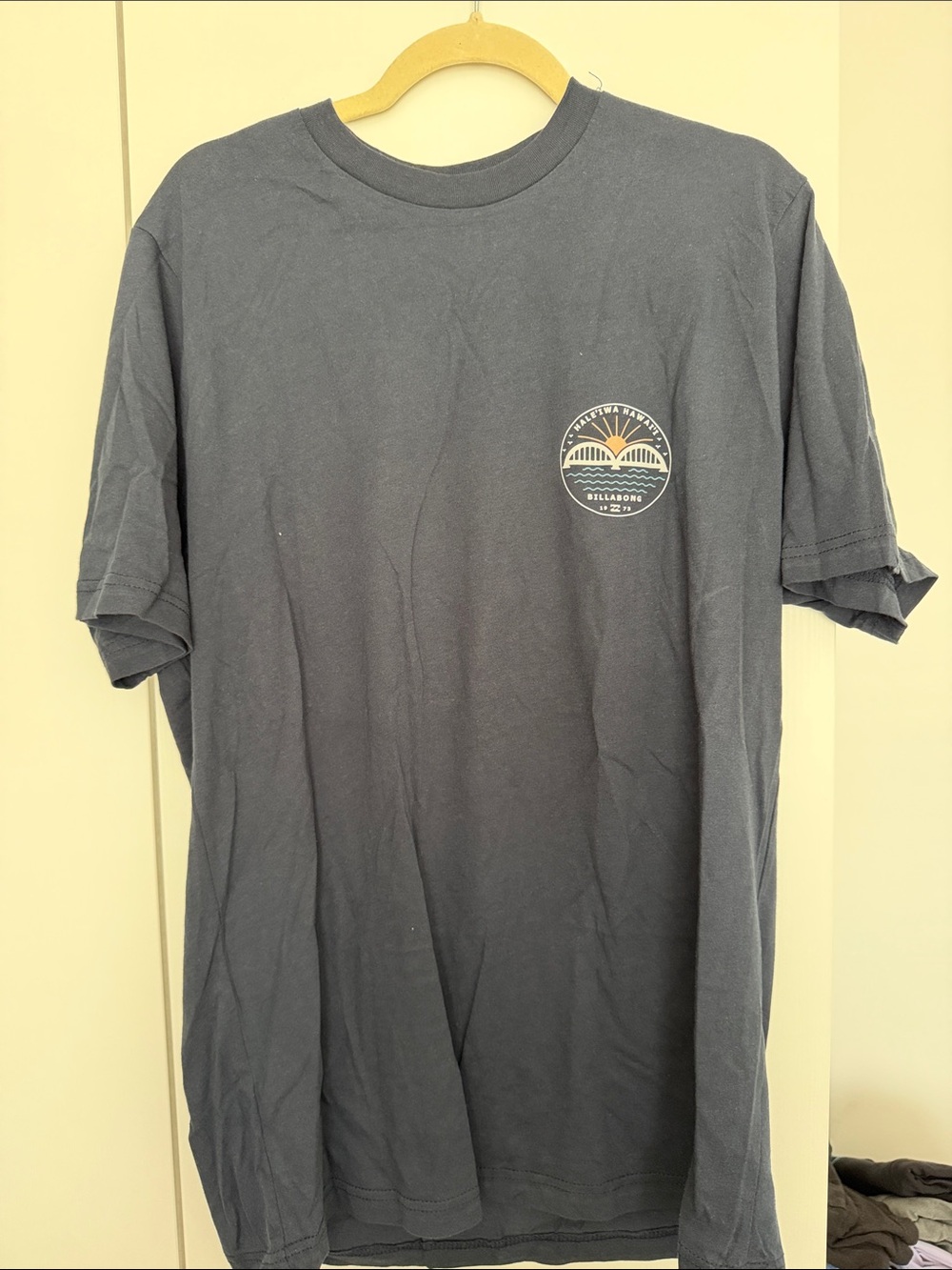 Billabong Haleiwa Hawaii Graphic Tee Navy XL NWT Surf Beach Style
